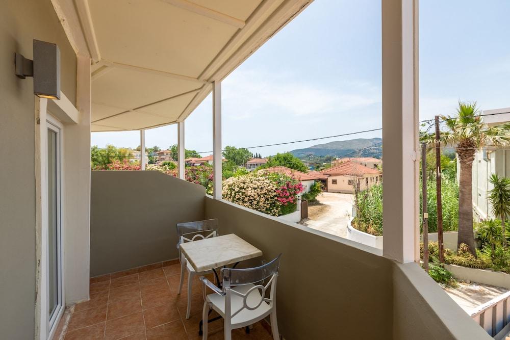 Arkadianos Aparthotel Agios Sostis  Exterior photo