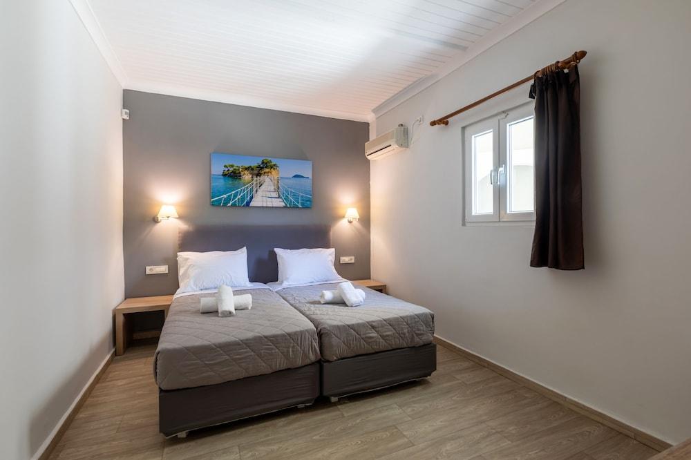 Arkadianos Aparthotel Agios Sostis  Exterior photo